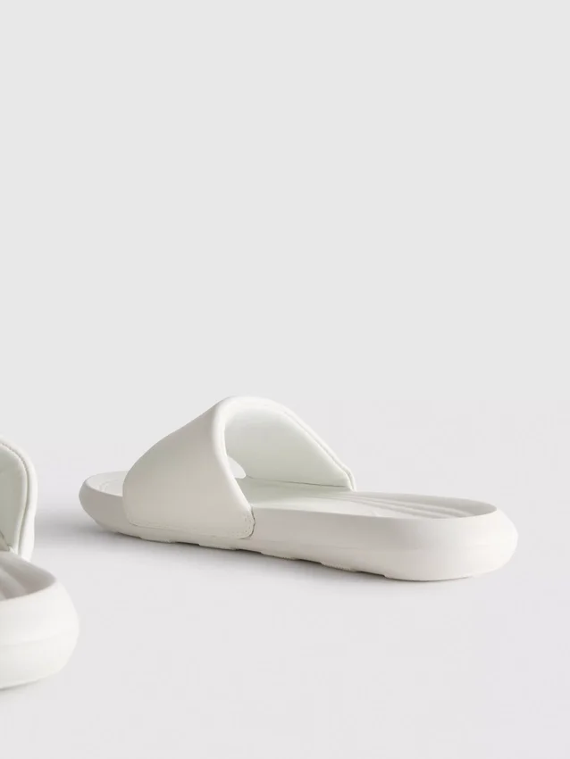 Sportliche Freizeitslipper