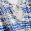 Strandkleid mit gehäkelten Streifen und O-Ringen