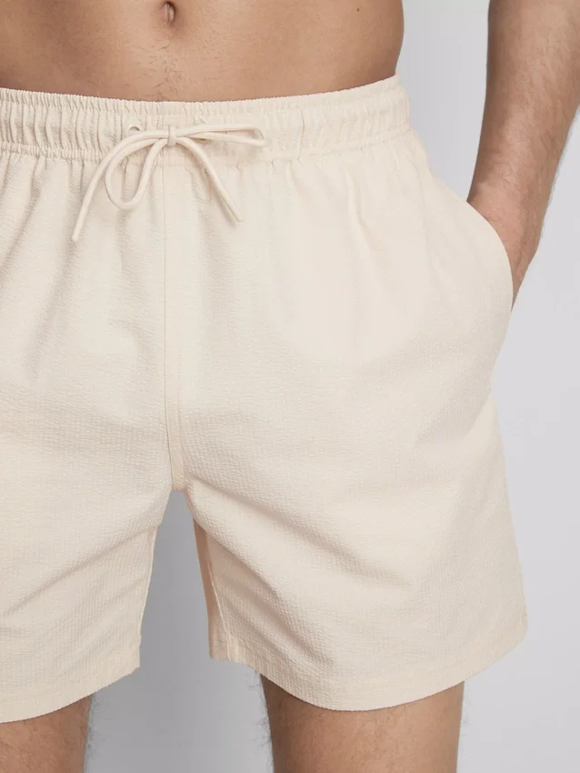 Strandshorts mit Struktur