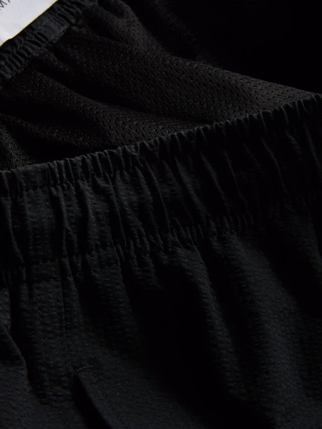 Strandshorts mit Struktur
