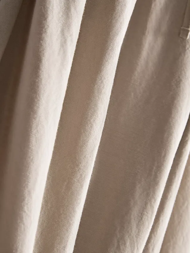 Strukturierte Hose mit weitem Bein
