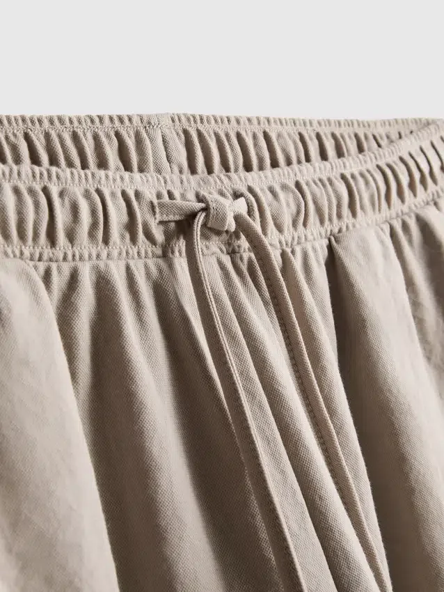 Strukturierte Hose mit weitem Bein