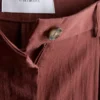 Strukturierte, locker sitzende Hose mit mittlerer Leibhöhe