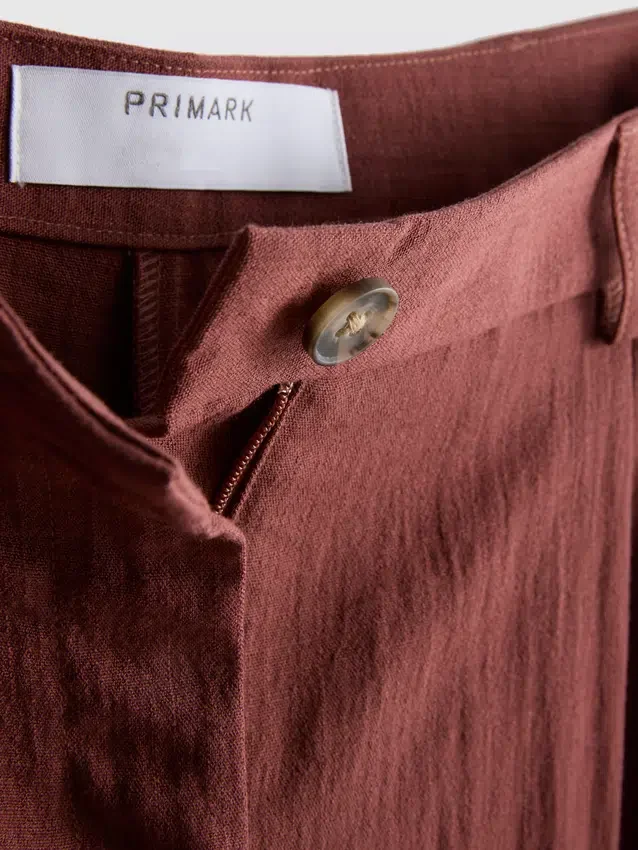 Strukturierte, locker sitzende Hose mit mittlerer Leibhöhe
