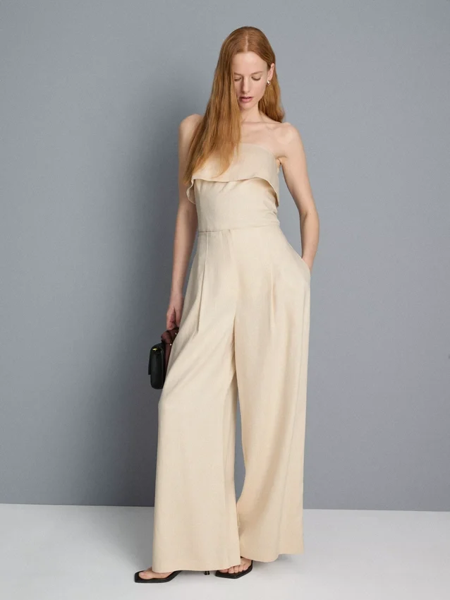Strukturierte, plissierte Hose mit weitem Bein