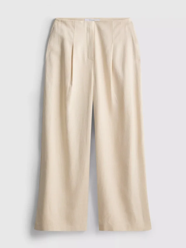 Strukturierte, plissierte Hose mit weitem Bein