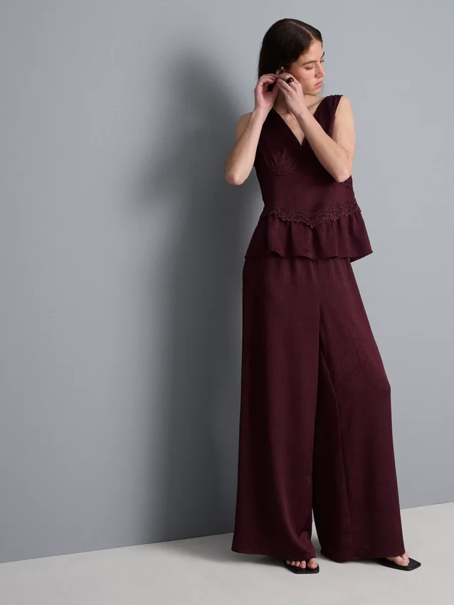 Strukturierte Satin-Hose mit geradem Bein