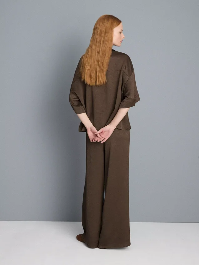 Strukturierte Satin-Hose mit geradem Bein