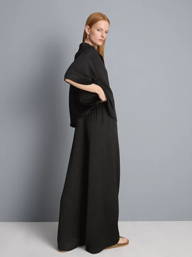 Strukturierte Satin-Hose mit geradem Bein