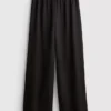Strukturierte Satin-Hose mit geradem Bein