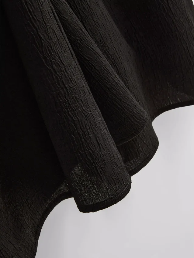 Strukturierte Satin-Hose mit geradem Bein