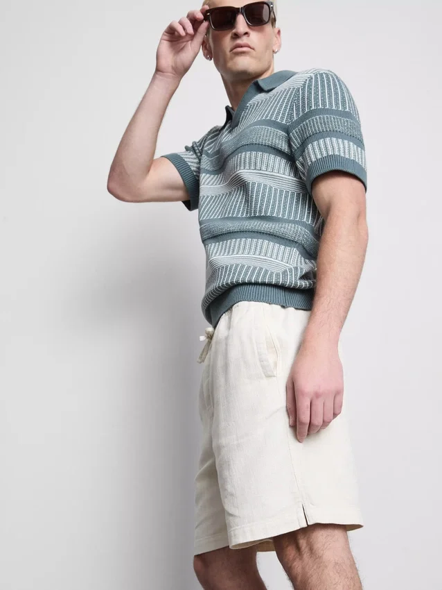 Strukturierte Shorts mit Kordelzug