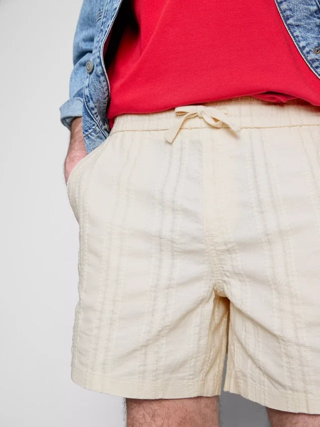 Strukturierte Shorts mit Kordelzug