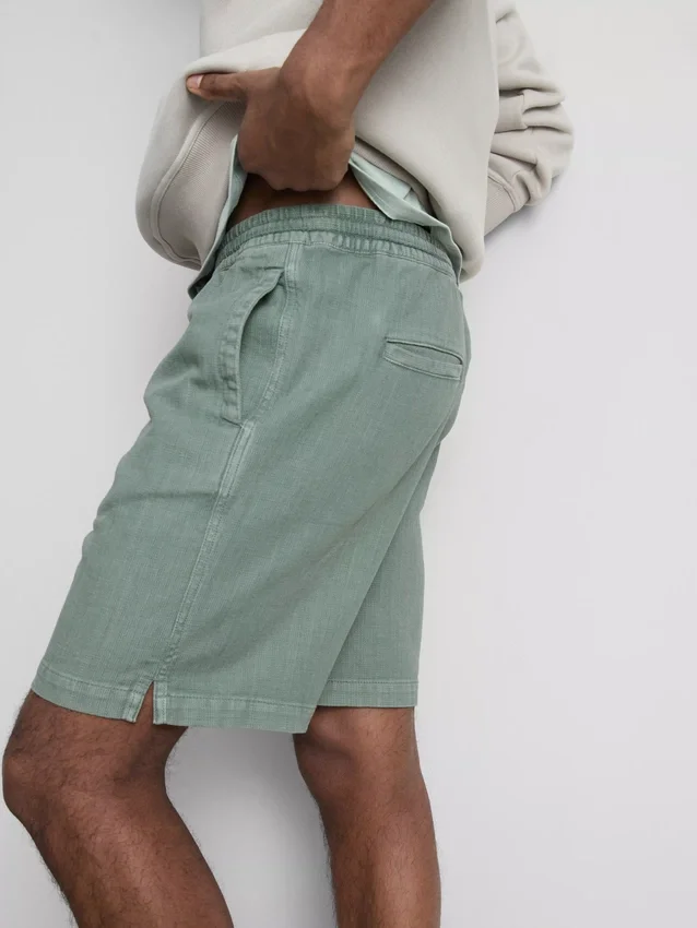 Strukturierte Shorts mit Kordelzug