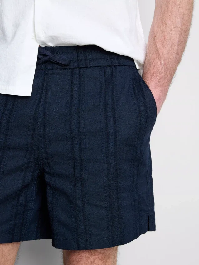 Strukturierte Shorts mit Kordelzug