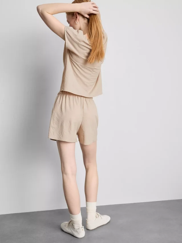 Strukturierte Shorts mit Kordelzug