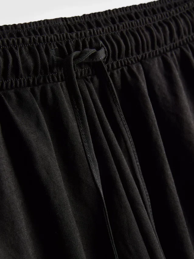 Strukturierte Shorts mit Kordelzug