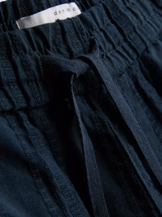 Strukturierte Shorts mit Kordelzug