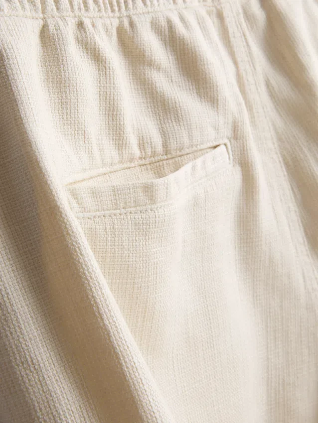 Strukturierte Shorts mit Kordelzug