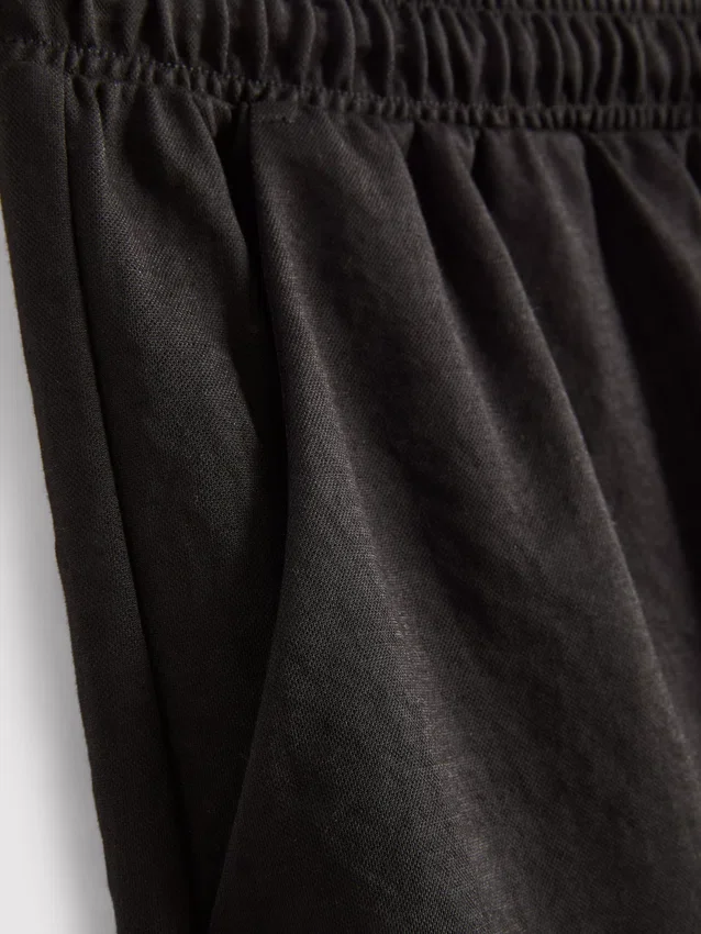 Strukturierte Shorts mit Kordelzug