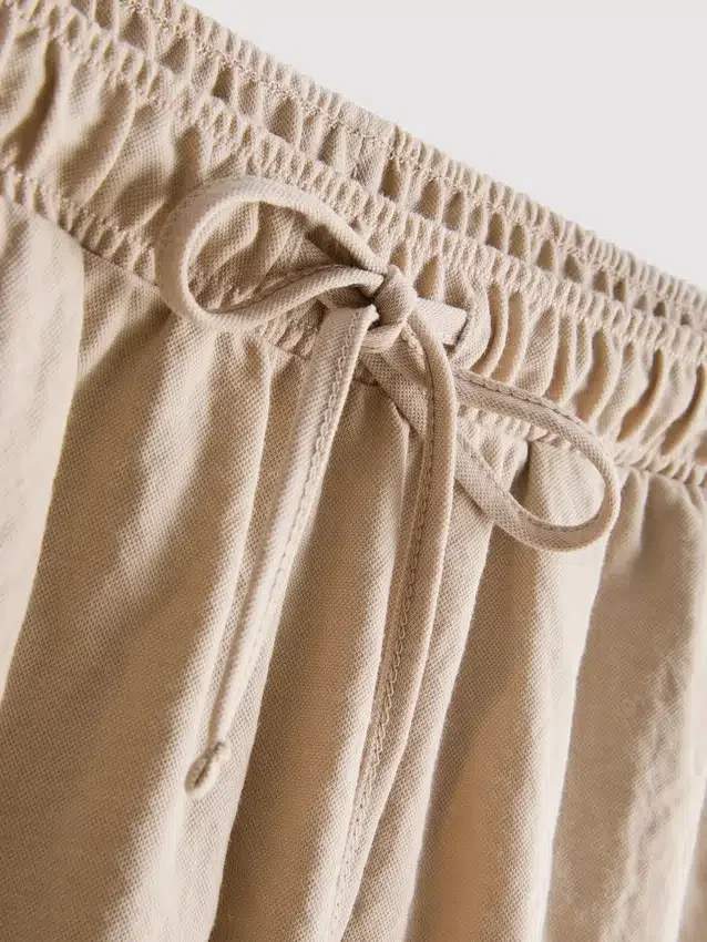 Strukturierte Shorts mit Kordelzug