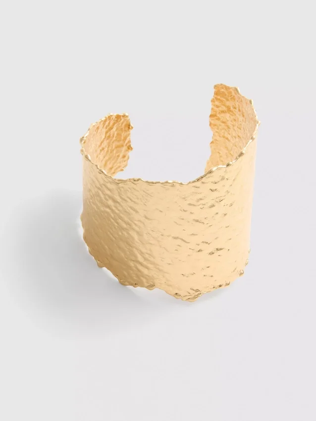 Strukturiertes Armband