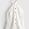 Strukturiertes Halterneck-Top mit Knopfleiste