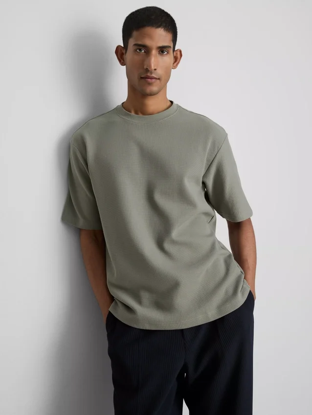 Strukturiertes, kastenförmiges T-Shirt