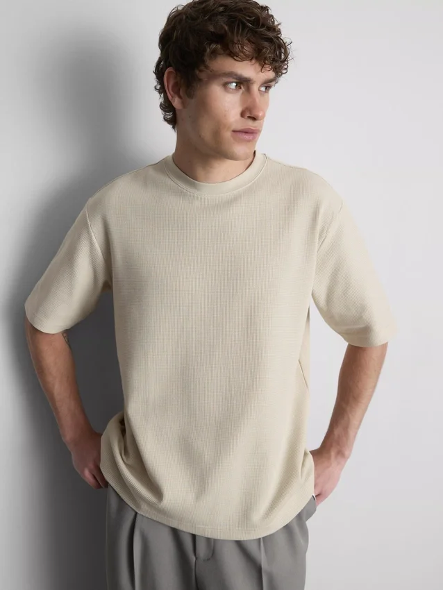 Strukturiertes, kastenförmiges T-Shirt