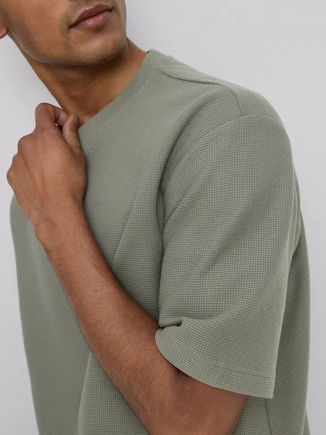 Strukturiertes, kastenförmiges T-Shirt
