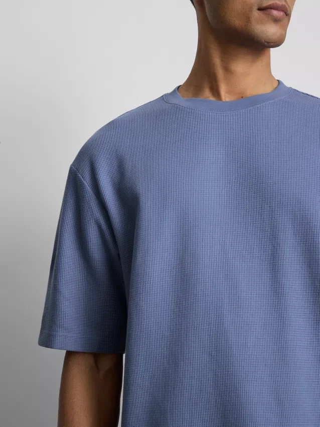 Strukturiertes, kastenförmiges T-Shirt