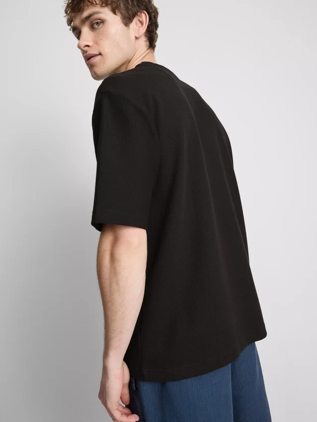 Strukturiertes, kastenförmiges T-Shirt
