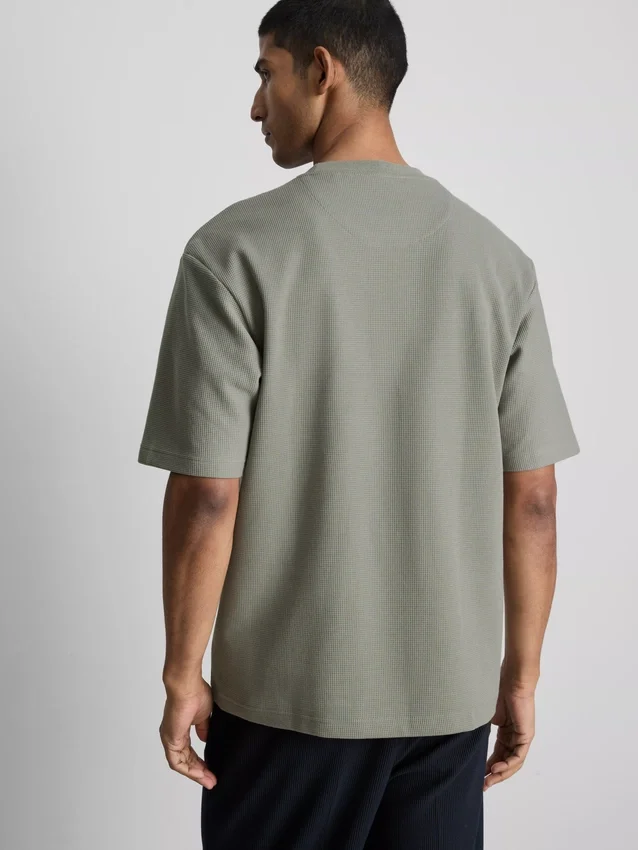 Strukturiertes, kastenförmiges T-Shirt