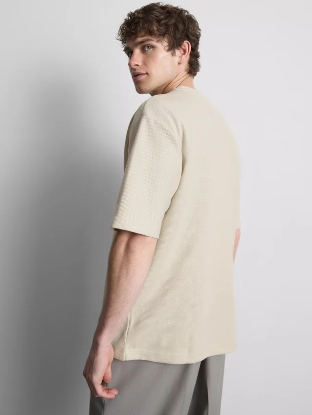 Strukturiertes, kastenförmiges T-Shirt