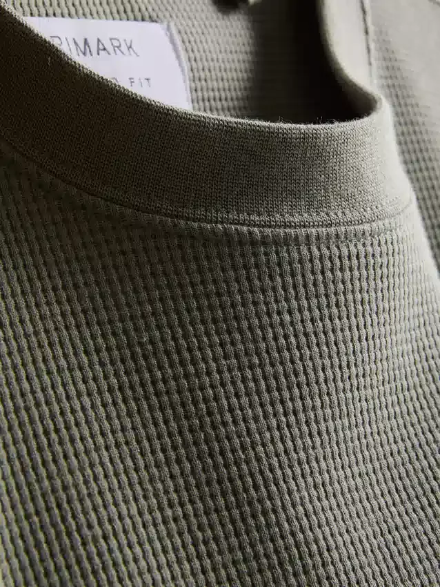 Strukturiertes, kastenförmiges T-Shirt