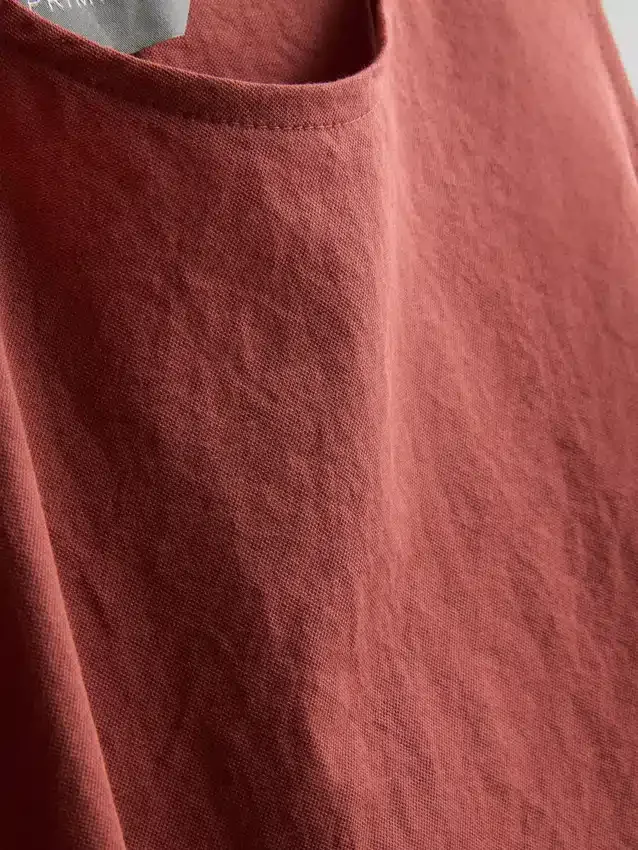 Strukturiertes Tanktop mit seitlichen Bändern