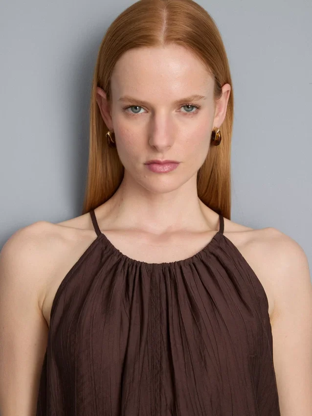 Strukturiertes Trapez-Top mit Neckholder