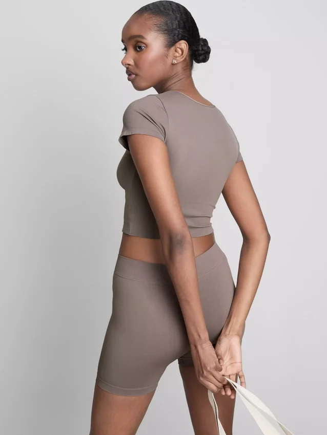 Superweiches Crop-Top mit U-Ausschnitt