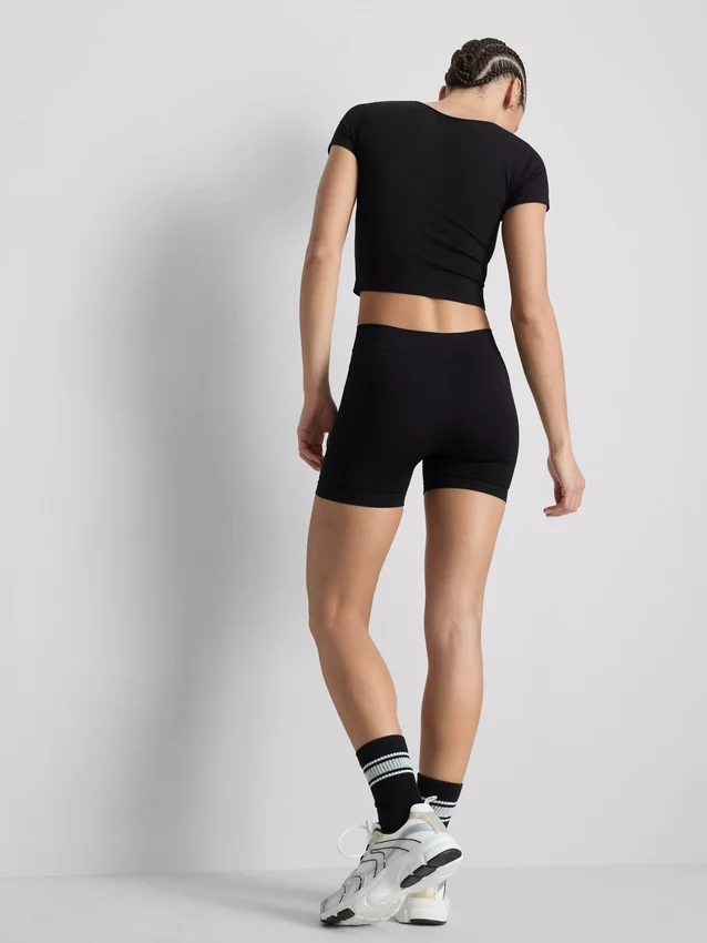 Superweiches Crop-Top mit U-Ausschnitt