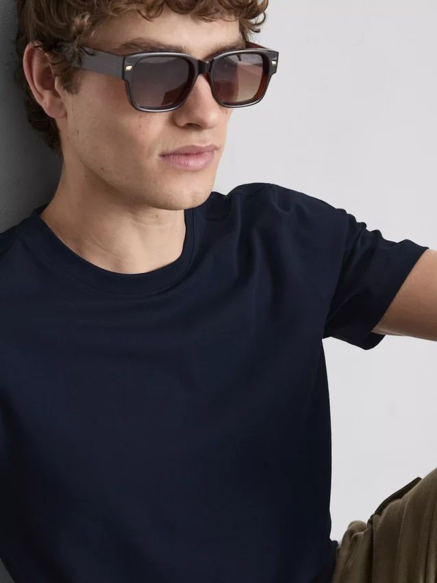 T-Shirt in schmaler Passform