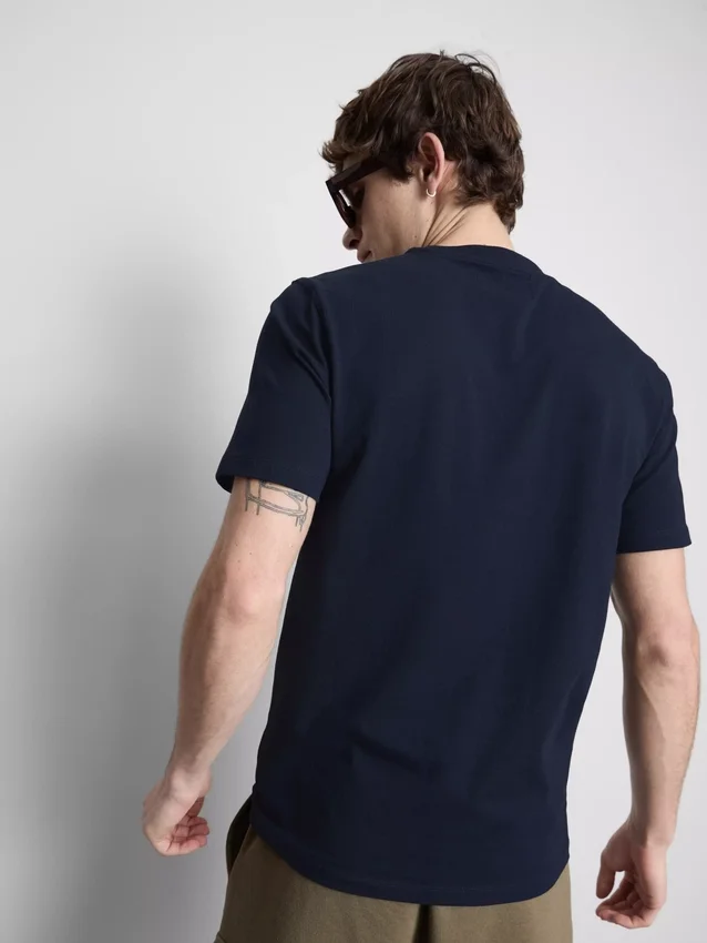 T-Shirt in schmaler Passform