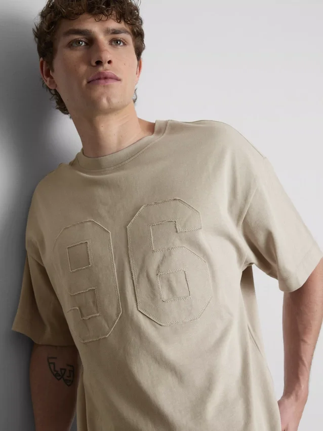 T-Shirt mit Applikation
