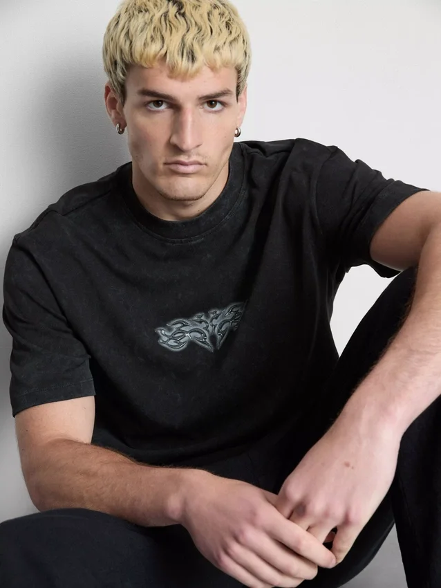 T-Shirt mit Aufdruck auf der Rückseite