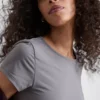 T-Shirt mit Rundhalsausschnitt, das wie eine zweite Haut sitzt