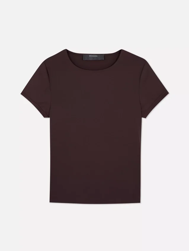 T-Shirt mit Rundhalsausschnitt, das wie eine zweite Haut sitzt