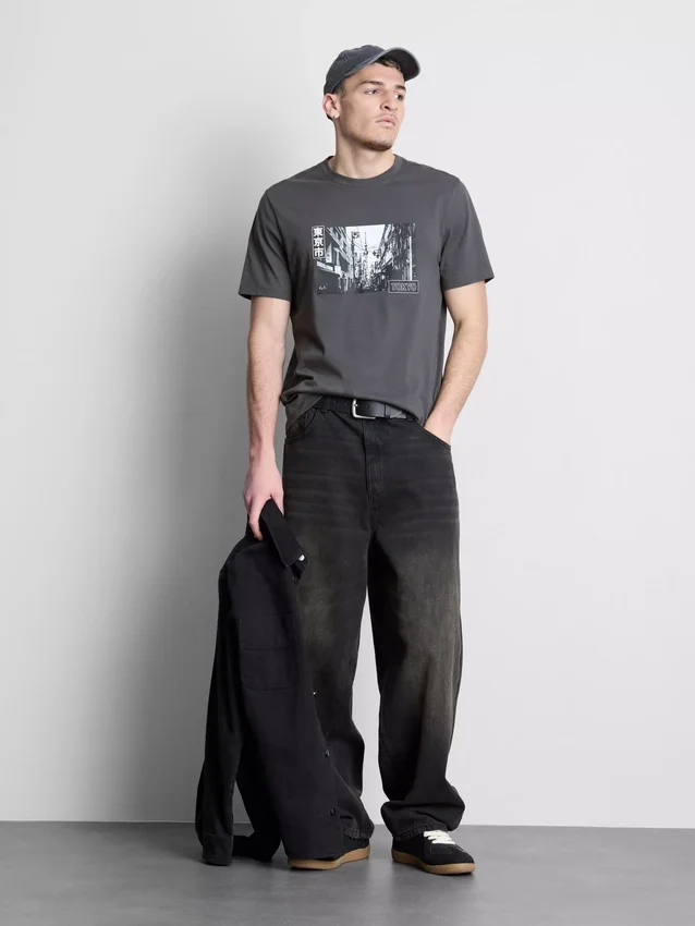 T-Shirt mit Tokyo-Street-Grafik