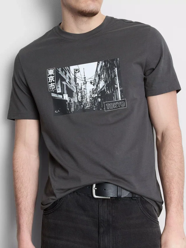 T-Shirt mit Tokyo-Street-Grafik