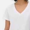 T-Shirt mit V-Ausschnitt