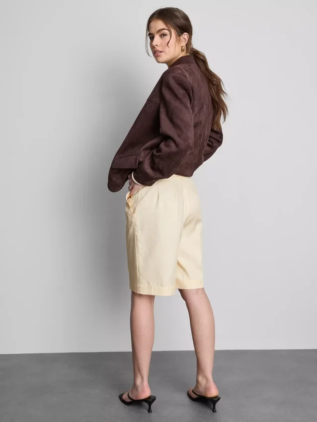 Taillierte Bermudashorts aus Baumwollmischung