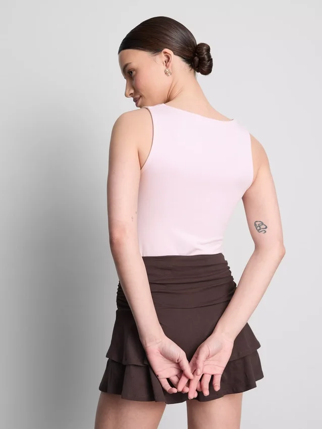 Tanktop mit quadratischem Ausschnitt